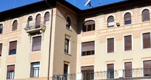 Prof chiede i danni alla Provincia