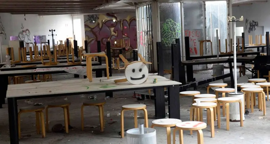Gli studenti occupano l’ex mensa