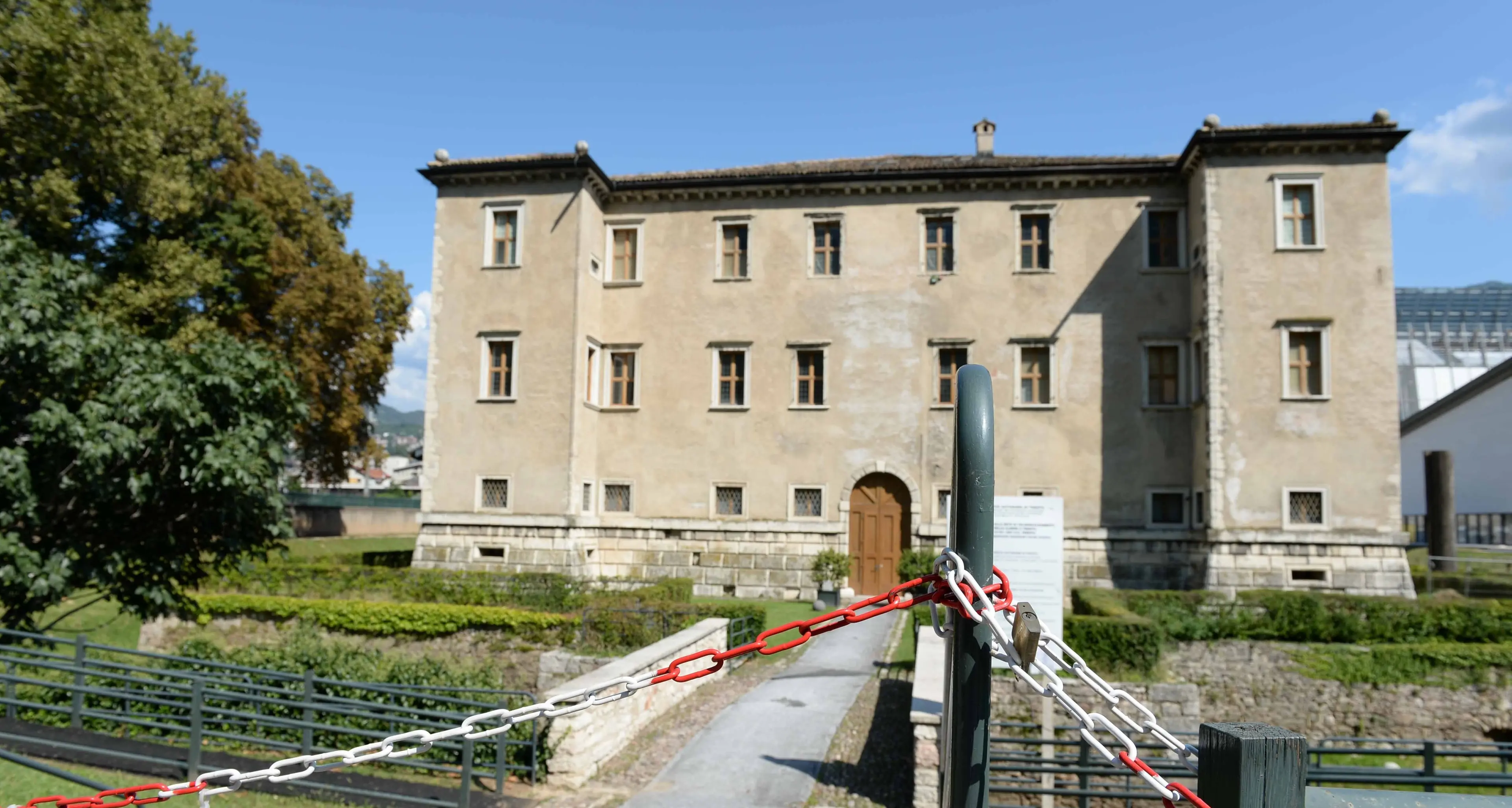 Palazzo delle Albere chiuso, Vallorz dice «addio»