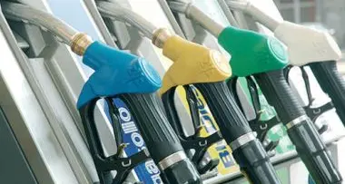 Benzina, consumi a picco: -30%