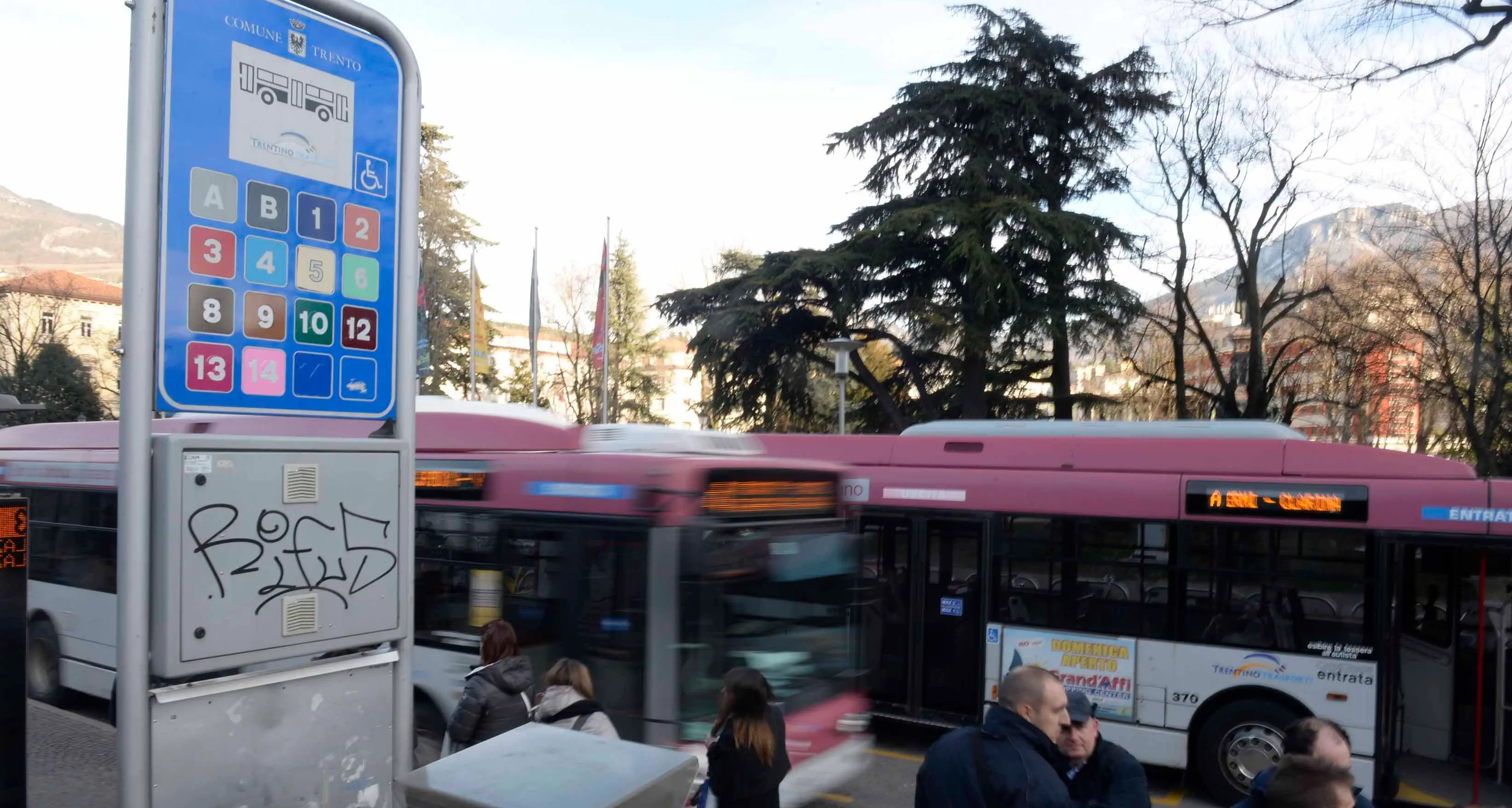 Sicurezza, i sindacati chiedono telecamere sugli autobus e tornelli nelle stazioni