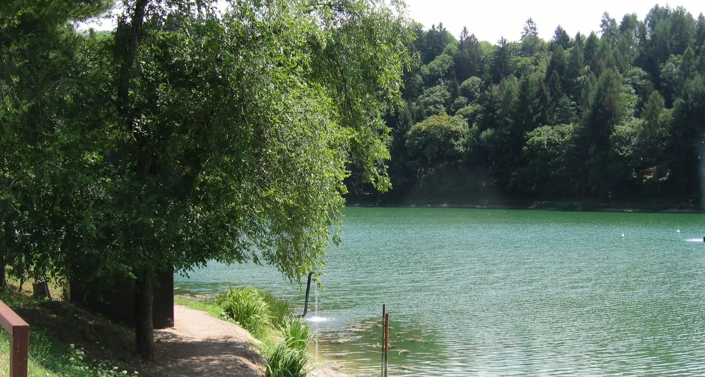 Donna di 92 anni muore cadendo nel lago di Canzolino