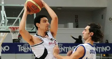 Basket: super Bitumcalor schianta Brescia
