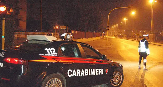 Automobilista aggredisce i carabinieri al posto di blocco