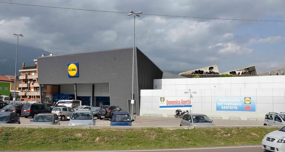 Estorsione al cliente: 18 mesi