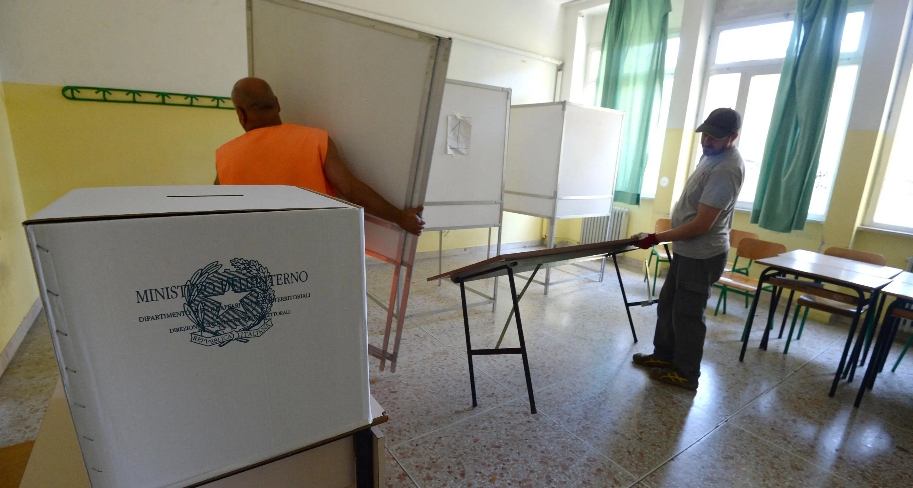 Si vota in 16 comuni, i candidati sono 617