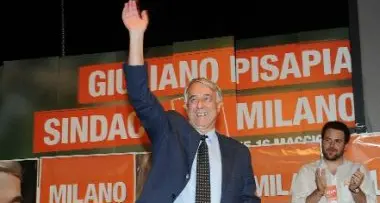 BERLUSCONI SCONFITTO Milano e Napoli al centrosinistra, Dellai: \"La misura era colma\"