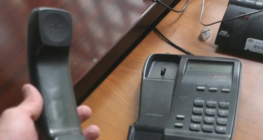 Il finto parroco che truffa i diaconi via telefono