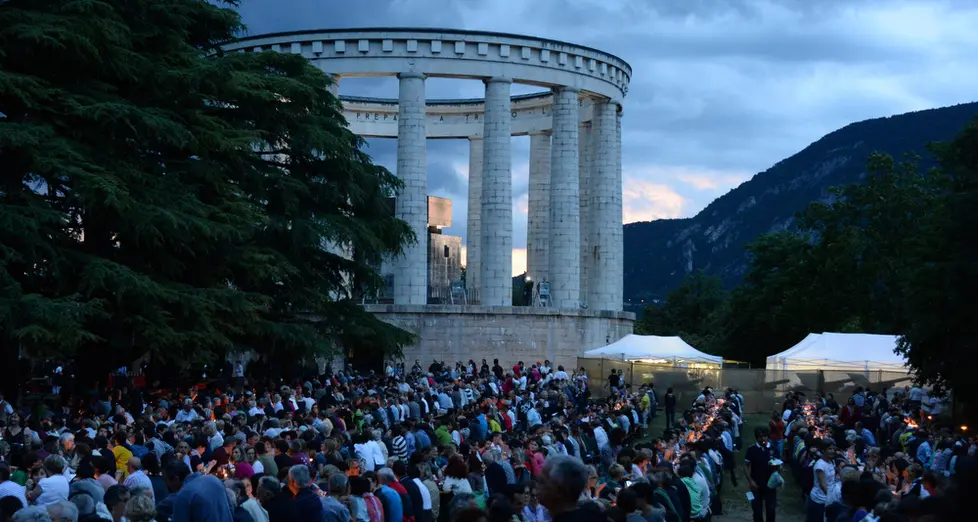 Pienone sul Doss Trento per l'ultima cena benedettina