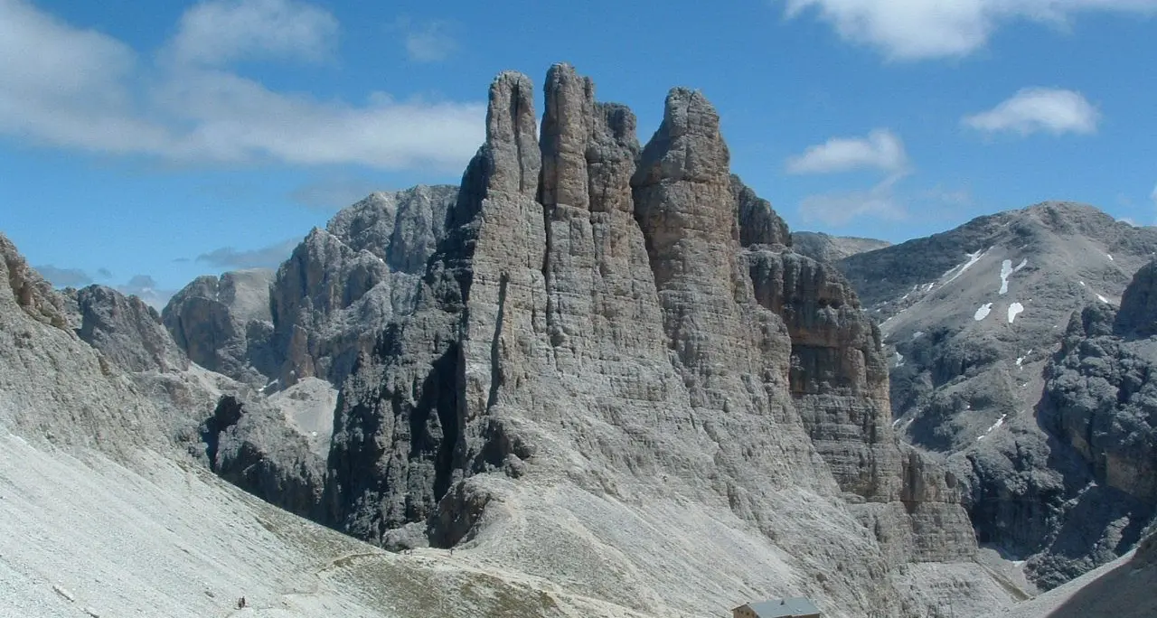 Tragico lancio con la tuta alare: muore sul Catinaccio