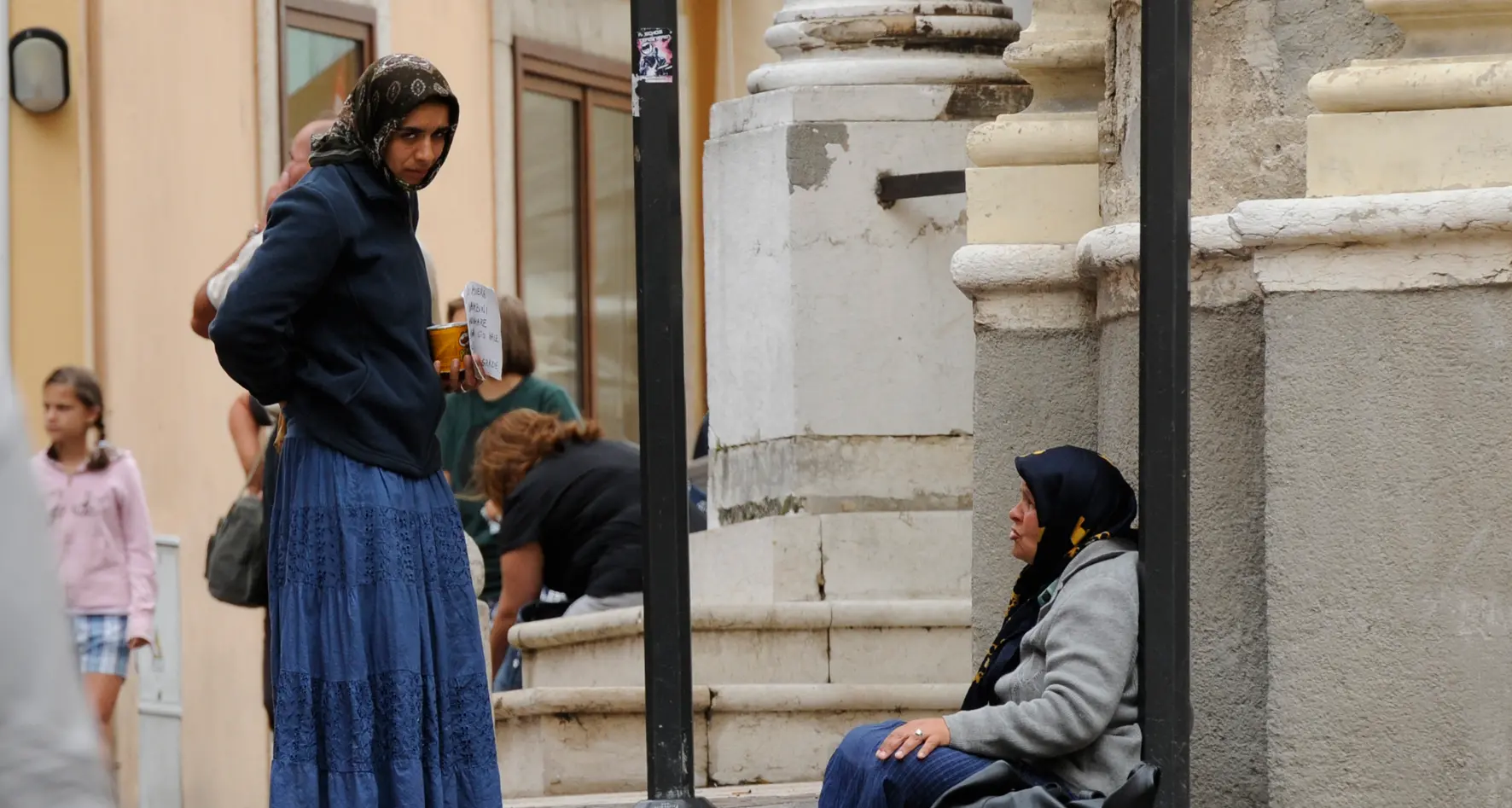 Levico Terme dice basta agli accattoni