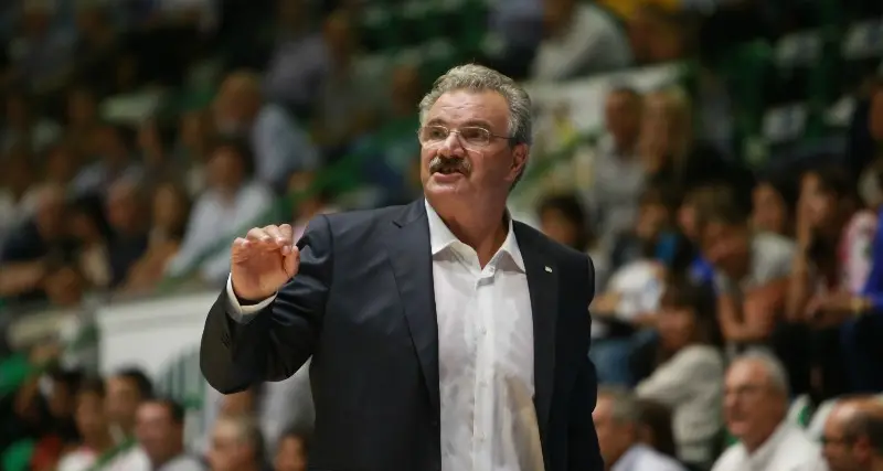 Sassari esonera Sacchetti, l'eroe del triplete
