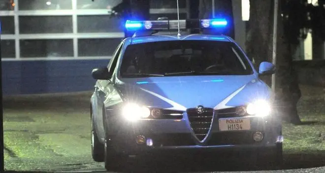 Vetrine in frantumi, tre anarchici arrestati
