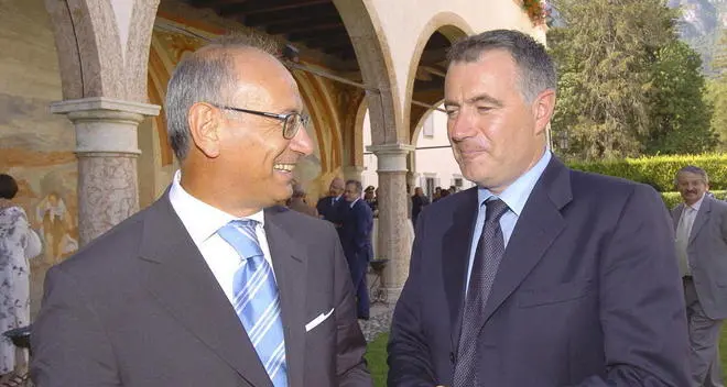 Intanto Bezzi rilancia il «grande centro»
