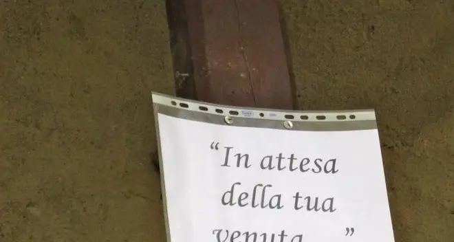 Quel Cristo vale troppo, non può stare nel capitello