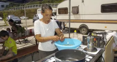 Nomadi in città, «abusivi» e dimenticati
