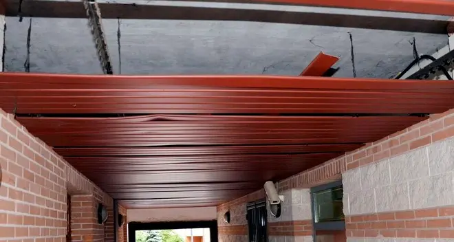 Rovereto, vandali scatenati al Centro Civico