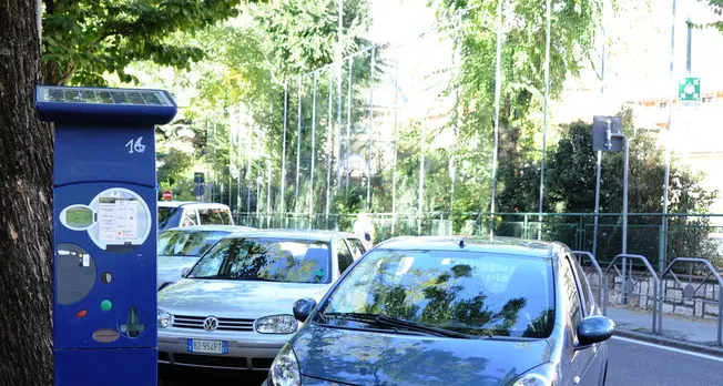 «Il caro parcheggi, mazzata per i negozi»