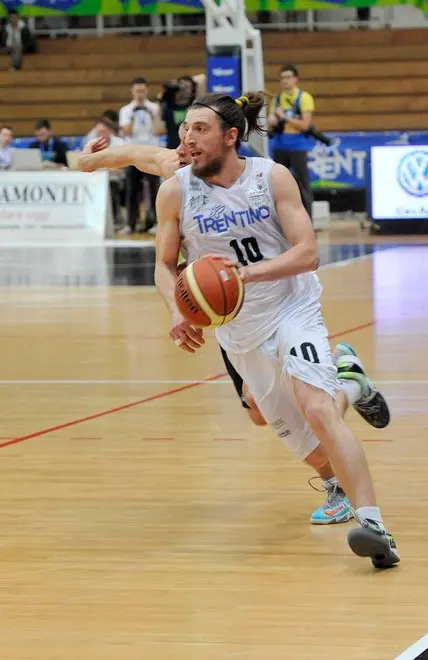 Aquila in volo per il finale di stagione