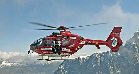Alpinista precipita per venti metri e muore sulle Torri del Sella in val di Fassa