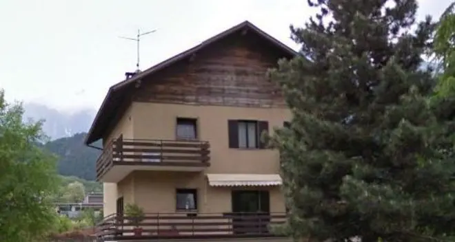 Aggredito e derubato in casa nella notte