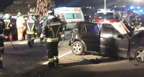 «Semafori per impedire i contromano»