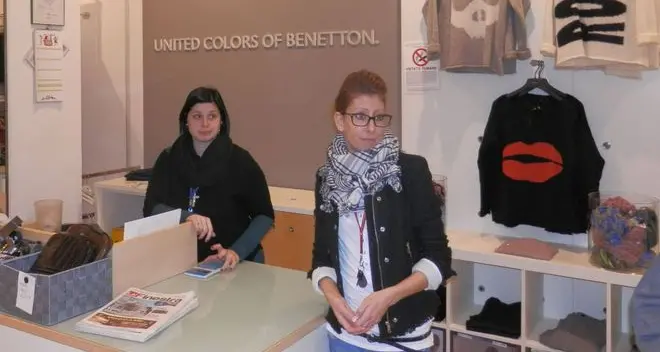 Rubano vestiti, arrestati due ladri allo Shop Center