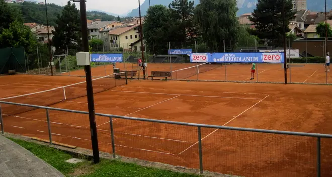 Lavis, il circolo tennis all’attacco: «I campi rossi non si toccano»
