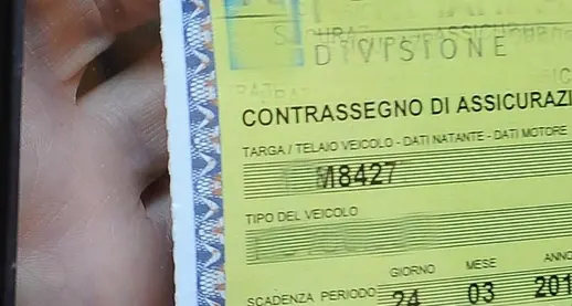 Polizze dimenticate: sempre più auto senza assicurazione