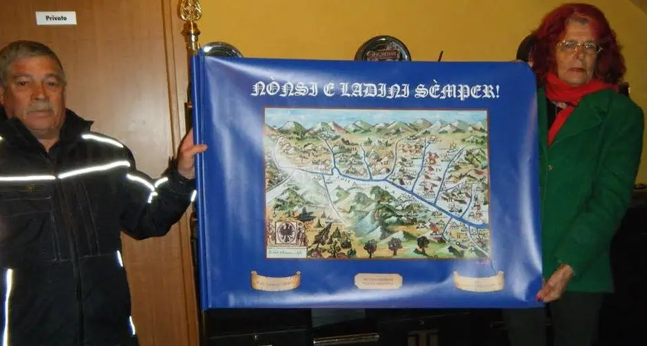 Ecco la bandiera dei ladini nonesi