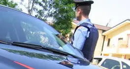 Spari in aria per fermare i ladri in fuga nella notte