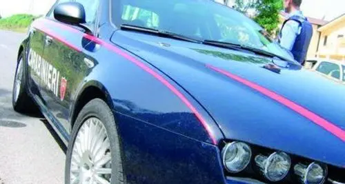 Ladri in casa, anziano spara due colpi in aria