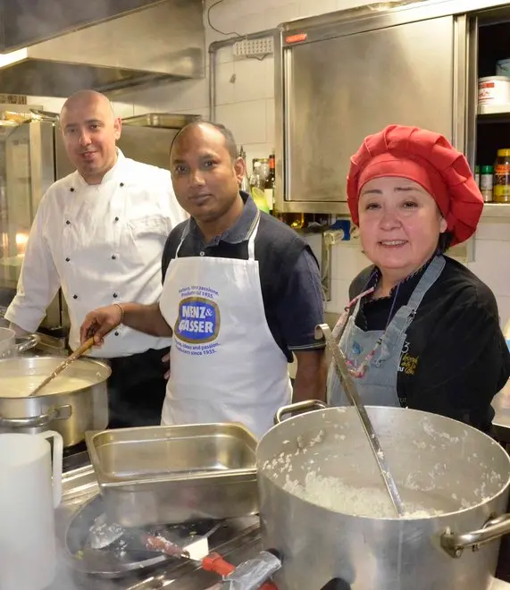 Locanda delle Tre Chiavi pranzo realizzato in collaborazione con i profughi richiedenti asilo del Bangladesh