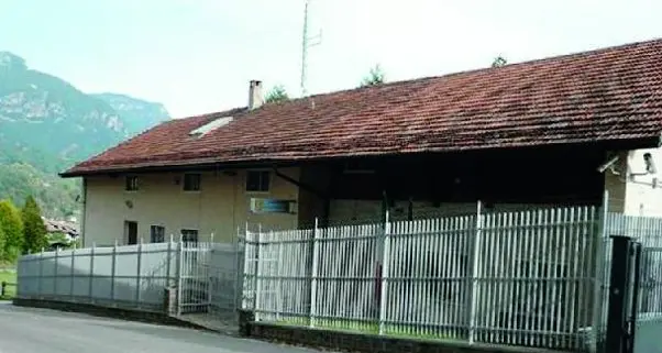 Roma non paga l’affitto, sfratto alla Polstrada