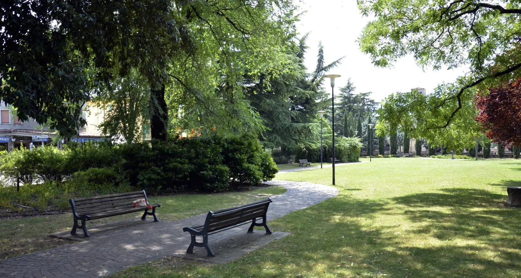 Lite di notte al parco, due ventenni aggrediscono i carabinieri: arrestati