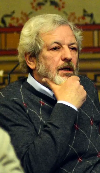 Tagli ai costi della politica: sì agli assessori consiglieri