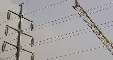 Gru tocca cavi, black out a Rovereto