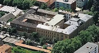 Dellai: «Volete visitare il vecchio carcere? Sbrigatevi e portate l'elmetto»