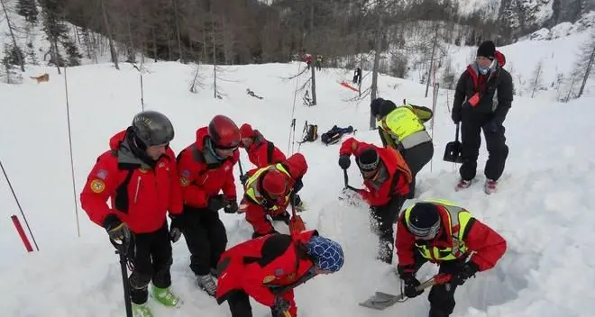 Ragazzo di 15 anni ucciso da una valanga in Val Gardena
