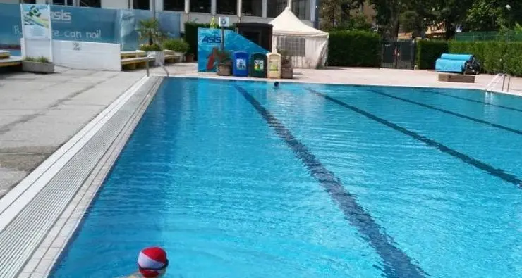 Per le piscine all’aperto debutto con 1.500 persone