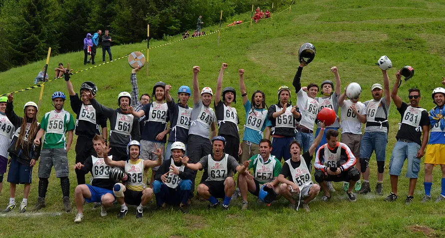 Cheeserolling, in 3000 a San Valentino