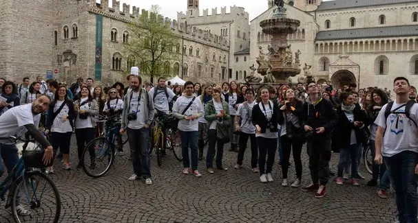 Maratona fotografica, la città invasa dai click