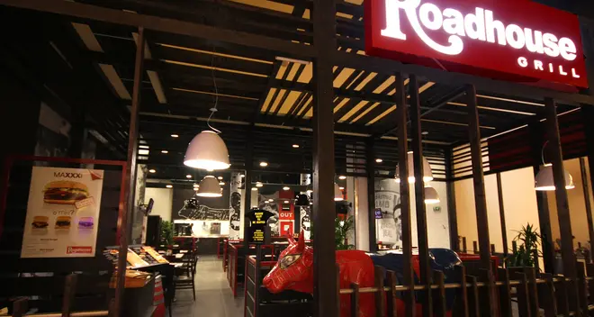 Catene di hamburger e carne alla griglia all’assalto di Trento