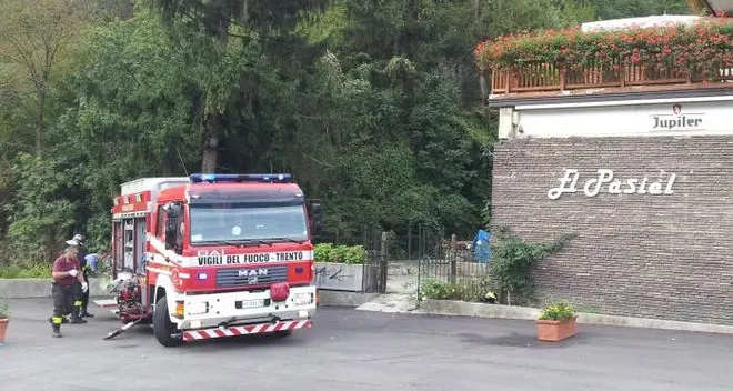 Camionista nel dirupo: ferito