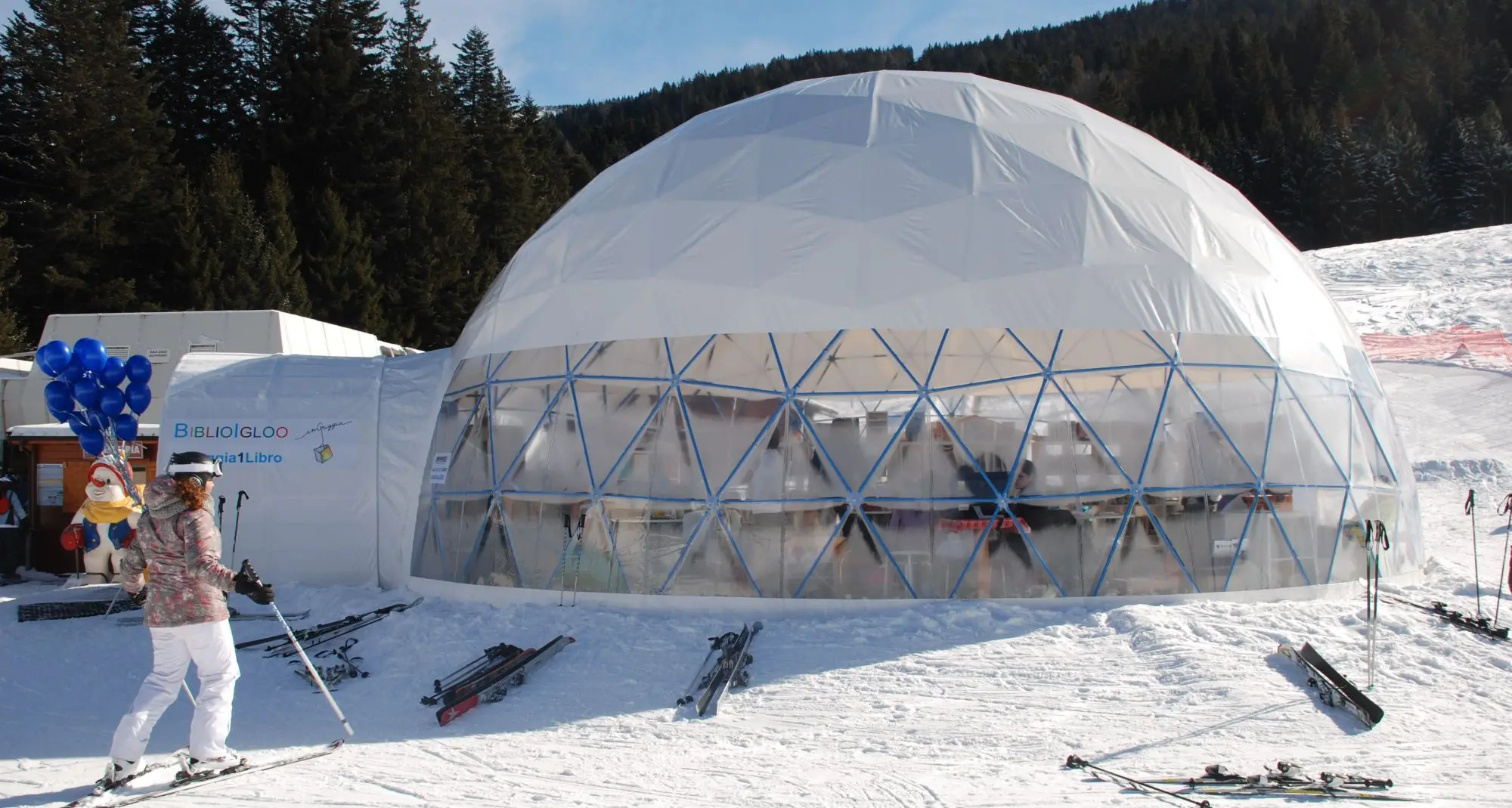 Libri e wifi per sciatori: ecco il «Biblioigloo»
