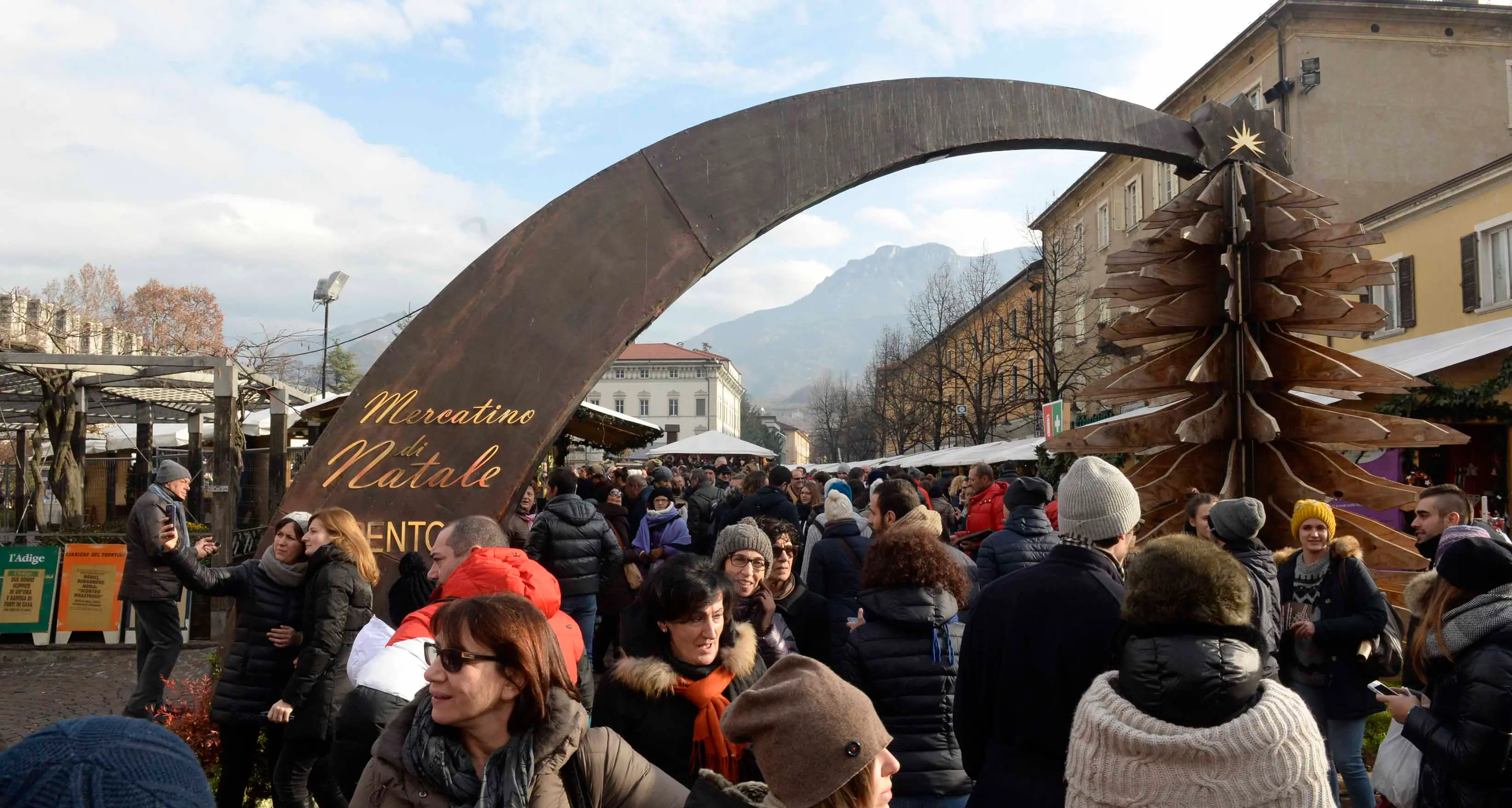 Fiera e mercatino, assalto di 90 mila persone