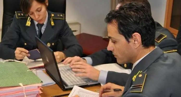 Ecco come le mele normali diventavano «biologiche»