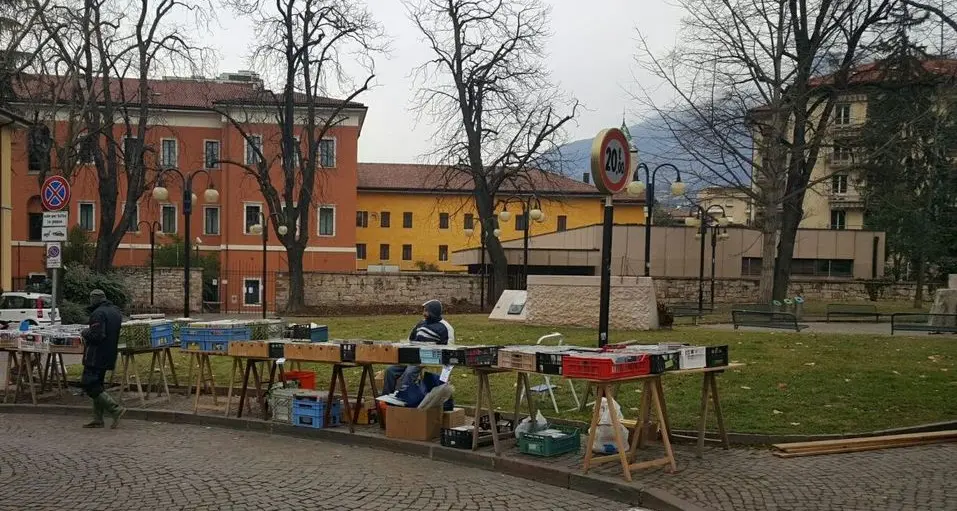 Gaudenti, la burocrazia «dimezza» il mercatino