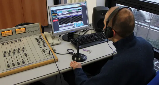 La radio dei giovani si prepara a viaggiare attraverso il web