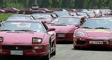 Trento: l'auto di lusso? Si può se paga papà